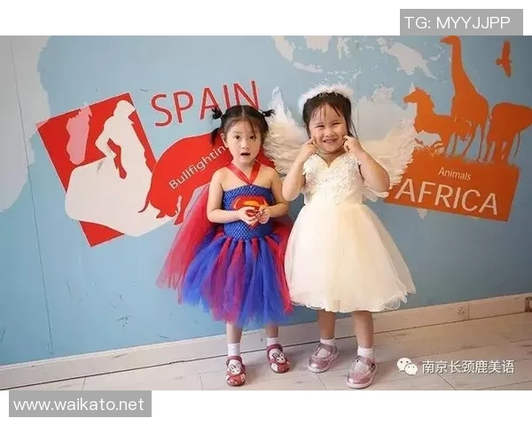 韩国足球明星荣耀时刻盛装上台领奖展现风采与激情